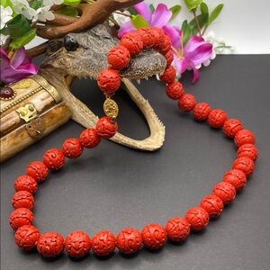 Cinnabar ornate necklace vintage C44